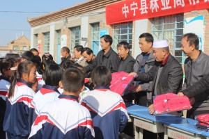 ͼΪ���ڸ�ѧ������У��